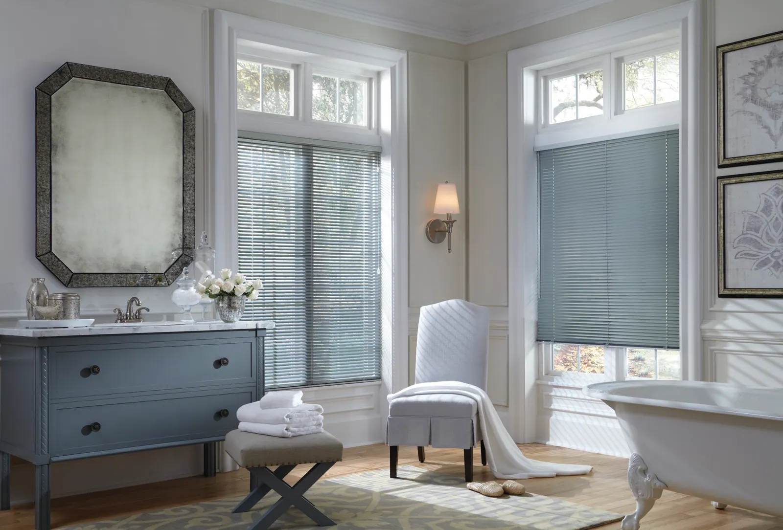 Aluminum blinds in a bathroom with a cord lock lift